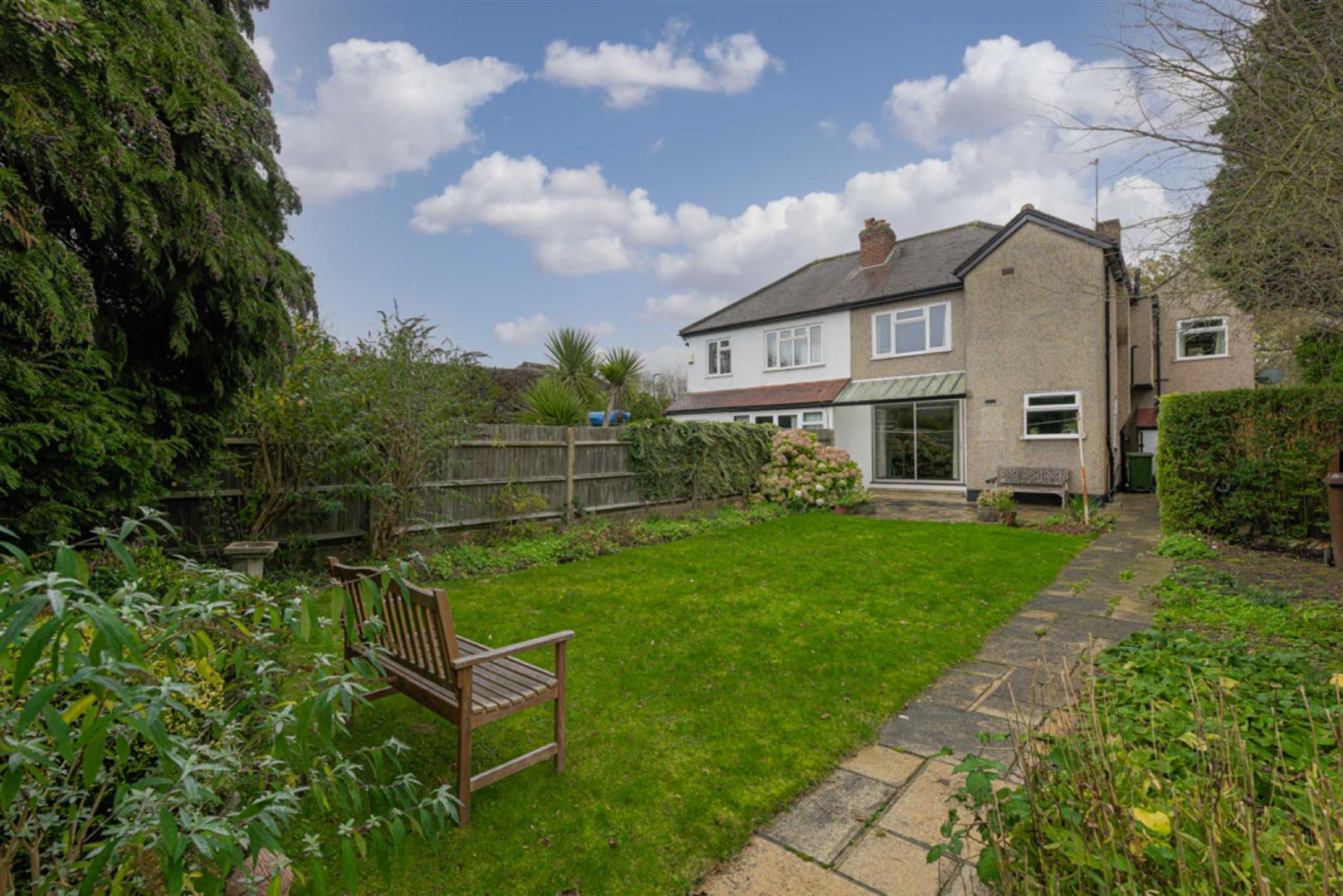 4 bedroom House SemiDetached, London Road, Ewell, Epsom The